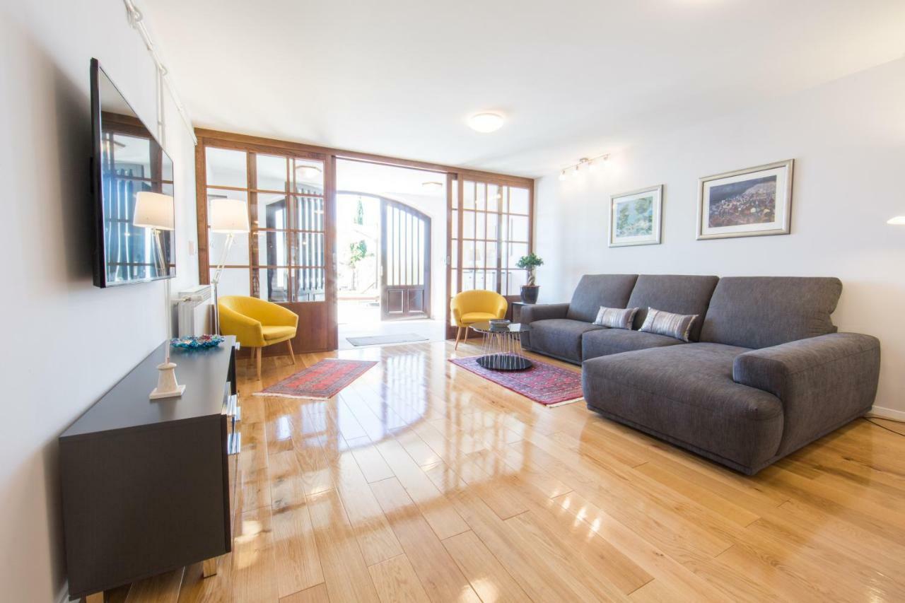 Melody M Apartment With Private Pool Split Exterior foto